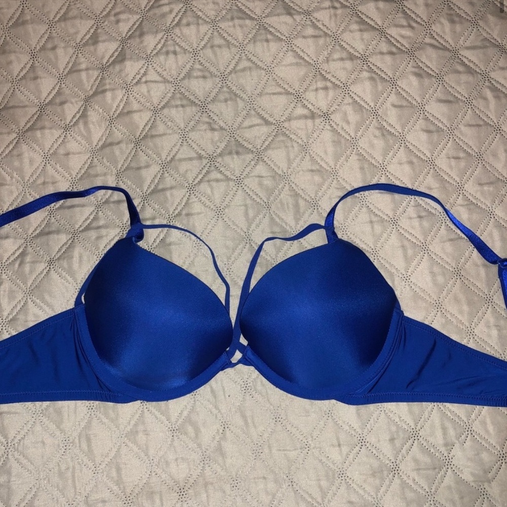 Victoria secret bra 34B